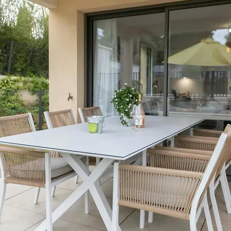 Casa-jardin Secret: Climatise Avec Piscine Жюан-ле-Пен