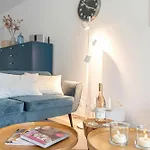 Casa-jardin Secret: Climatise Avec Piscine Apartamento