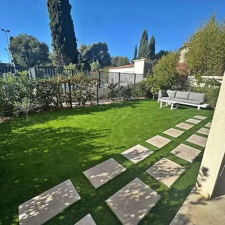 Apartamento Casa-jardin Secret: Climatise Avec Piscine