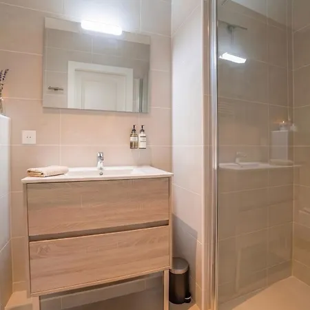 Apartamento Casa-jardin Secret: Climatisé Avec Piscine