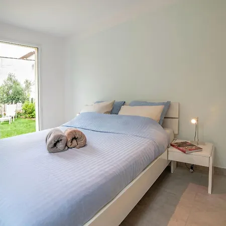 Apartamento Casa-jardin Secret: Climatisé Avec Piscine Juan-les-Pins